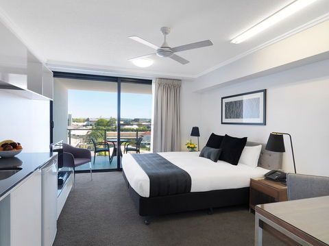 Oaks Carlyle - Accommodation Sunshine Coast 2