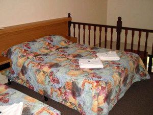 Blue Shades Motel - Accommodation Sunshine Coast 1