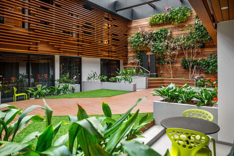 Jasper Hotel - Accommodation Sunshine Coast 1