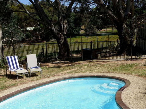 Golden Heritage Motor Inn & Cottages - Accommodation Sunshine Coast 0