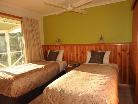 Golden Heritage Motor Inn & Cottages - Accommodation Sunshine Coast 8
