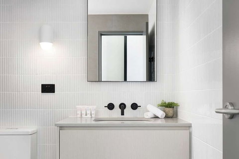 The Chen - Art Series - Accommodation Sunshine Coast 2