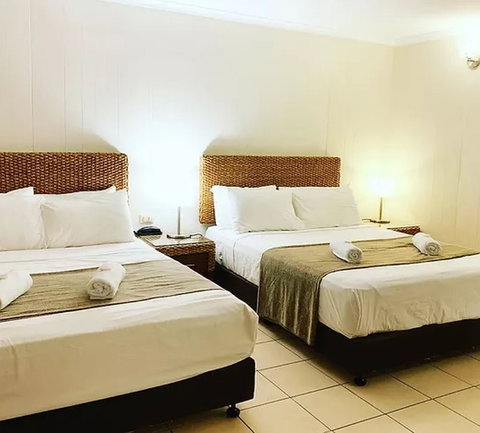 Pine Tree Motel - Accommodation Sunshine Coast 1