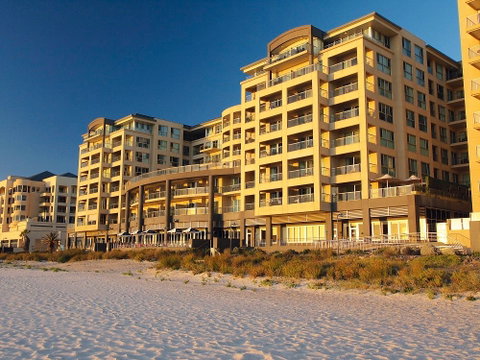 Oaks Pier Plaza - Accommodation Sunshine Coast 0