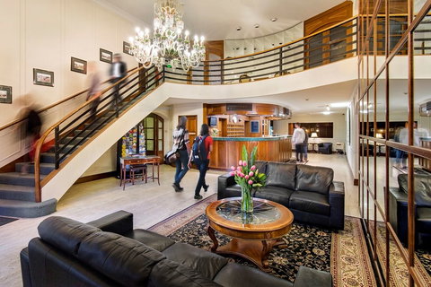 Adelaide Inn - Accommodation Sunshine Coast 1