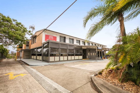 Camp Hill Hotel - Accommodation Sunshine Coast 0