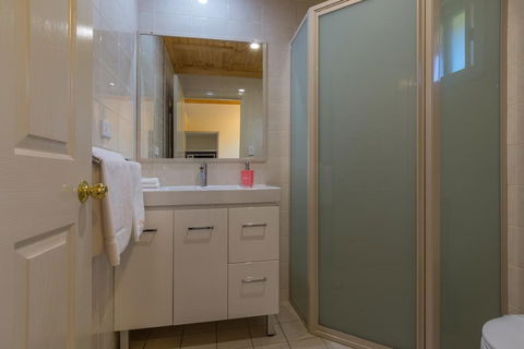 Black Gold Country Cabins and Motel - Accommodation Sunshine Coast 3