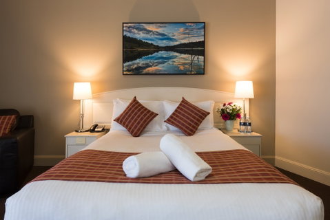 The Bowen Inn Motel - Accommodation Sunshine Coast 3