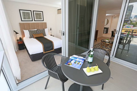 Alex Perry Hotel and Apartments - Accommodation Sunshine Coast 2