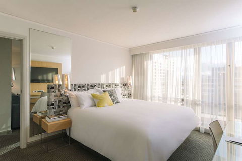 QT Canberra - Accommodation Sunshine Coast 16