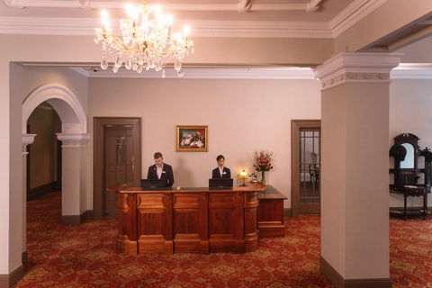 Hadley's Orient Hotel - Accommodation Sunshine Coast 1
