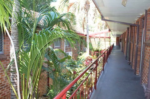 Flinders Motel - Accommodation Sunshine Coast 2
