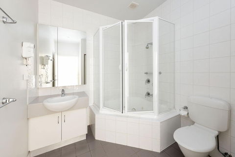 Lady Bay Resort - Accommodation Sunshine Coast 2