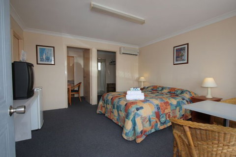 Alexander Motel & Peppercorn Restaurant - Accommodation Sunshine Coast 0