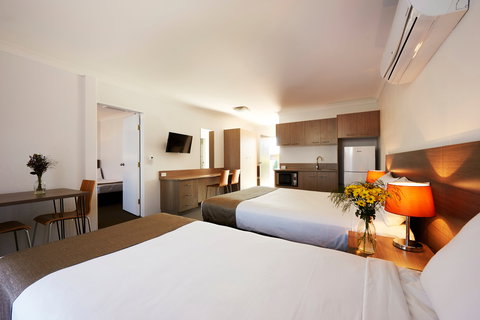 Adelong Motel - Accommodation Sunshine Coast 2
