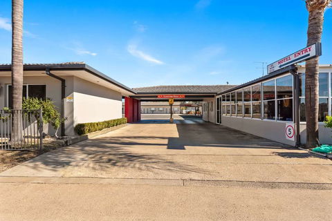 Econo lodge Moree Spa Motor Inn - Accommodation Sunshine Coast 1