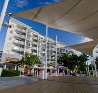 Oaks Waterfront Resort - Accommodation Sunshine Coast
