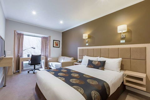 Waverley International Hotel - Accommodation Sunshine Coast 2