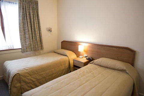 University House - ANU - Accommodation Sunshine Coast 1