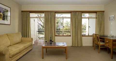 University House - ANU - Accommodation Sunshine Coast 4
