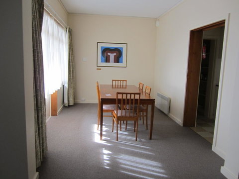 University House - ANU - Accommodation Sunshine Coast 37