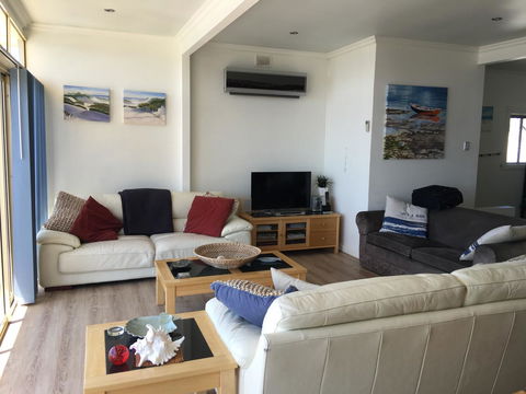 Crystal Blue Apartment - Accommodation Sunshine Coast 3