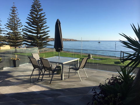 Crystal Blue Apartment - Accommodation Sunshine Coast 0