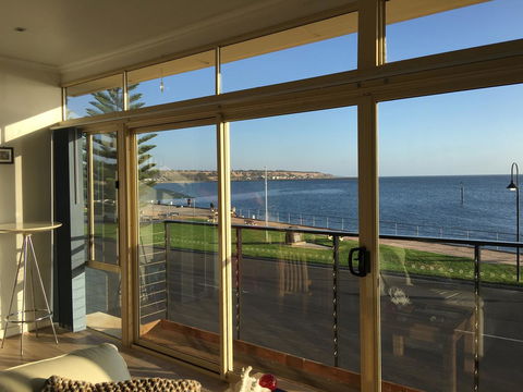 Crystal Blue Apartment - Accommodation Sunshine Coast 1