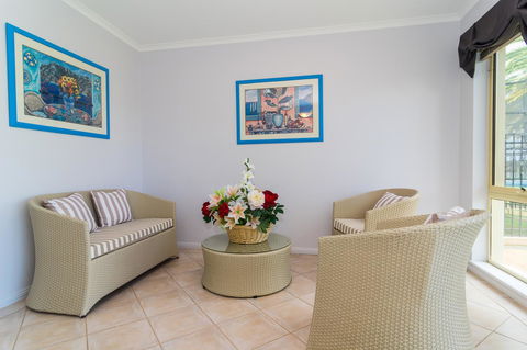 Port Adelaide Harbourside House - Accommodation Sunshine Coast 4