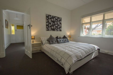 Cowan Street Bungalow - Accommodation Sunshine Coast 0