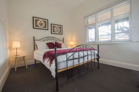 Cowan Street Bungalow - Accommodation Sunshine Coast 4