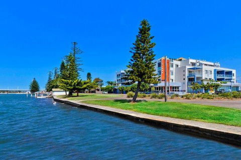Lakeside Waterfront Apartment The Entrance - Accommodation Sunshine Coast 39