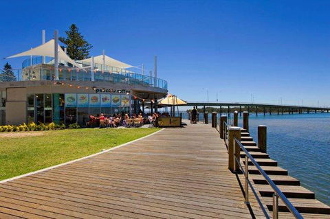 Lakeside Waterfront Apartment The Entrance - Accommodation Sunshine Coast 40