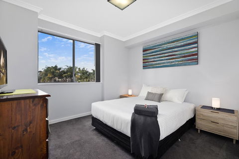 Lakeside Waterfront Apartment The Entrance - Accommodation Sunshine Coast 7