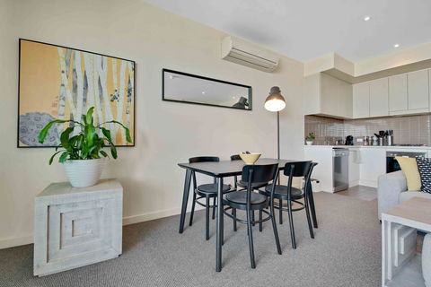 Port Adelaide Executive Waterfront Apartment - Accommodation Sunshine Coast 13