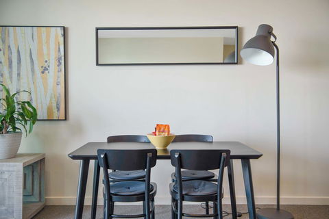 Port Adelaide Executive Waterfront Apartment - Accommodation Sunshine Coast 11