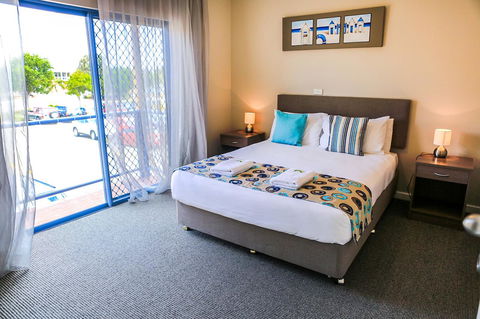 Marina Hotel - Accommodation Sunshine Coast 30