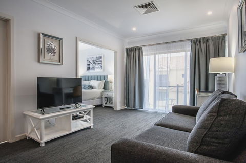 Marina Hotel - Accommodation Sunshine Coast 9