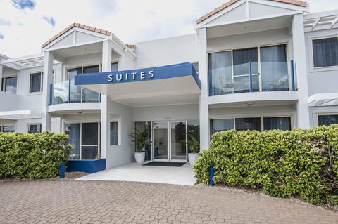 Marina Hotel - Accommodation Sunshine Coast 20