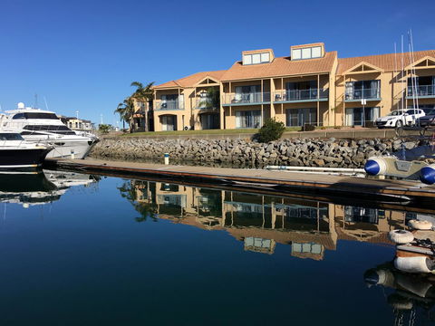 Marina Hotel - Accommodation Sunshine Coast 35