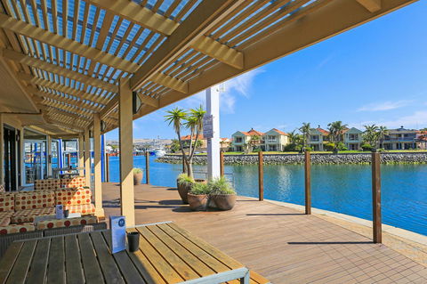 Marina Hotel - Accommodation Sunshine Coast 38