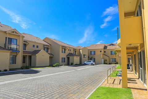 Marina Hotel - Accommodation Sunshine Coast 34