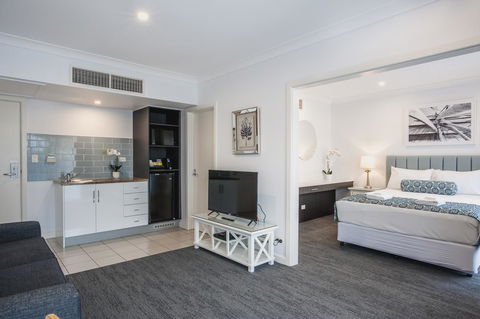 Marina Hotel - Accommodation Sunshine Coast 26