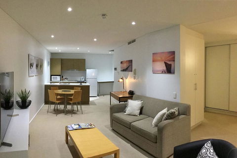 Wallaroo Marina Waterfront Luxe Apartment - Accommodation Sunshine Coast 2
