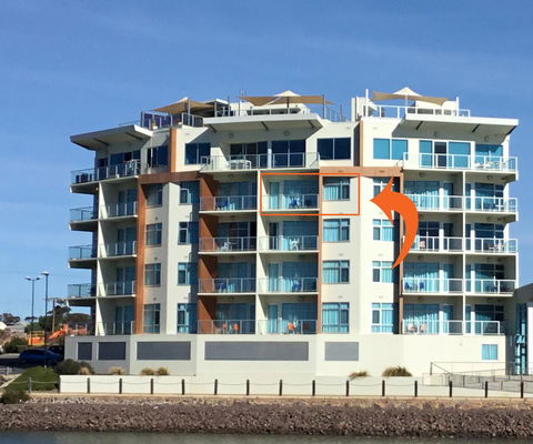 Wallaroo Marina Waterfront Luxe Apartment - Accommodation Sunshine Coast 0
