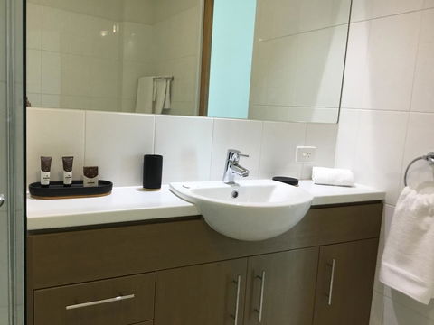 Wallaroo Marina Waterfront Luxe Apartment - Accommodation Sunshine Coast 18