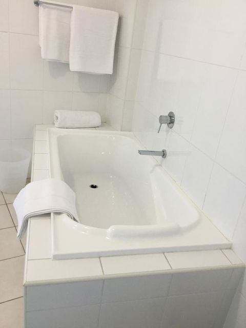 Wallaroo Marina Waterfront Luxe Apartment - Accommodation Sunshine Coast 20