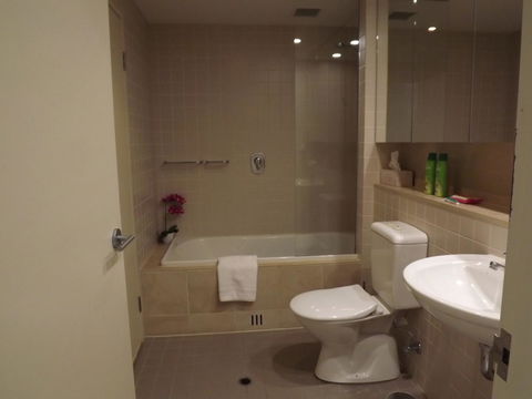 Beachside Luxury Apartments One & Two Bedroom In Beachfront Oaks Pier Building - Accommodation Sunshine Coast 1