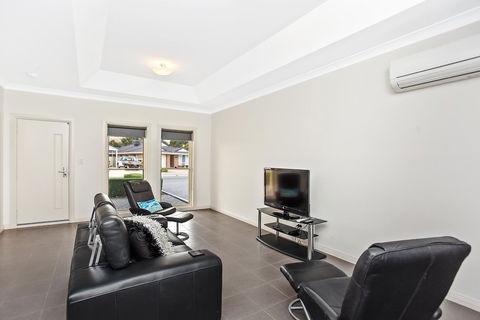 'The Hidden Diamond' - Normanville - Accommodation Sunshine Coast 13