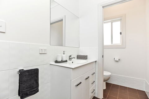 'The Hidden Diamond' - Normanville - Accommodation Sunshine Coast 27